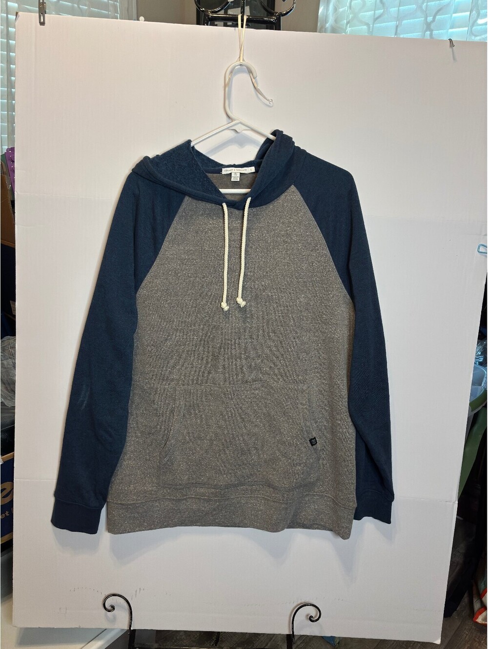 Threads 4 Thought gray and navy gren pullover hoodie